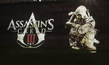 Lucca Comics Projektionen von Logos von Assassin's Creed